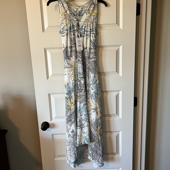 Halston Heritage Dresses & Skirts - NWT Halston hi low maxi dress with belt, size small petite